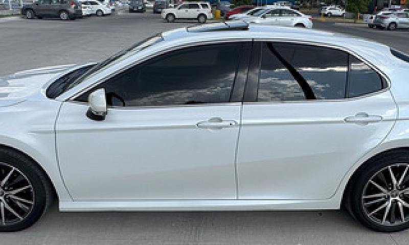 Toyota Camry Xle Nav...