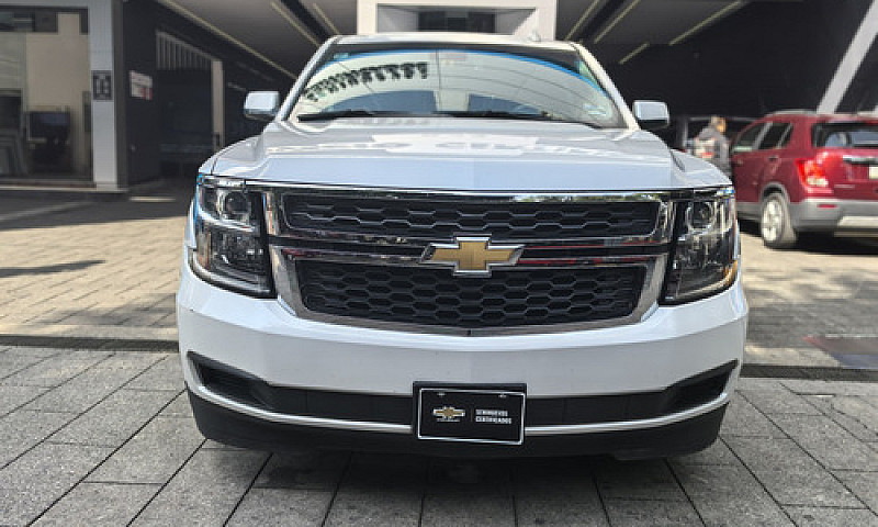 Chevrolet Suburban 2...