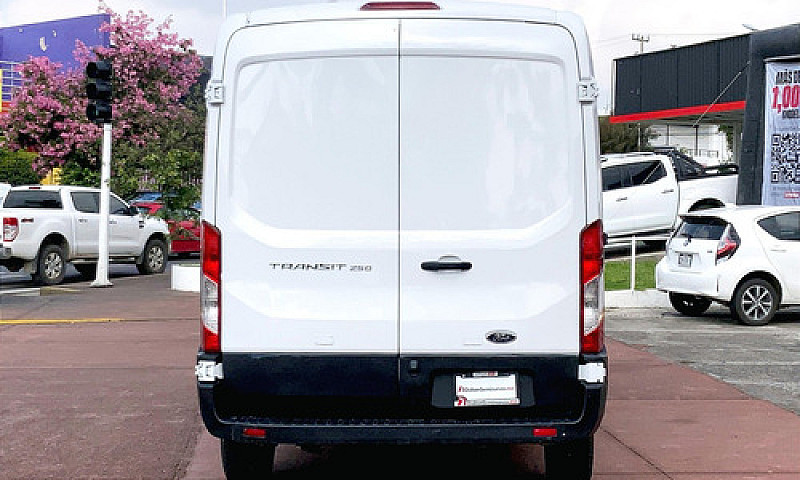 Ford Transit 2017...
