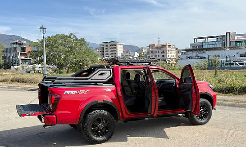 Nissan Frontier 2.5 ...