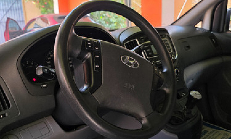 Hyundai Starex 2.4 C...