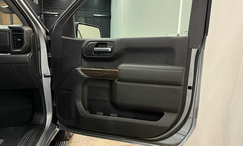 Chevrolet Cheyenne 5...