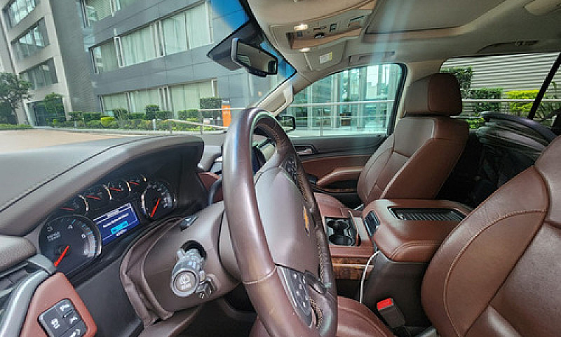 Chevrolet Suburban 5...
