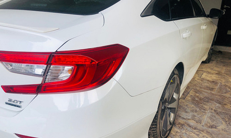 Honda Accord 2.0 Tou...