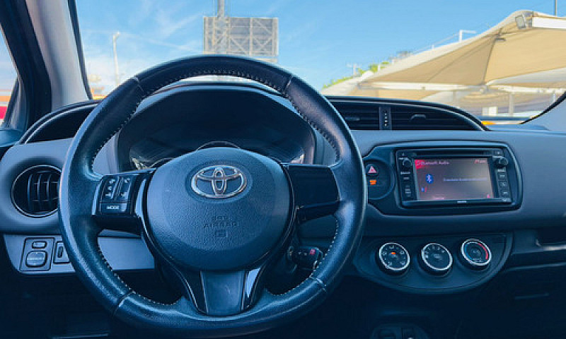 Toyota Yaris 2016...