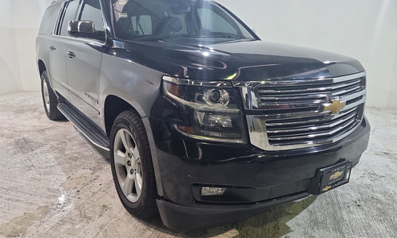 Chevrolet Suburban 2...