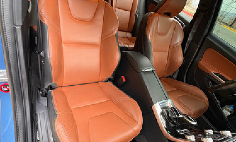 Volvo S60 2.0 T5 Mom...