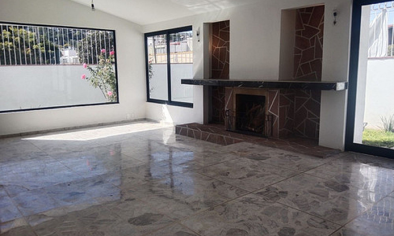 Casa Un Piso / Las A...