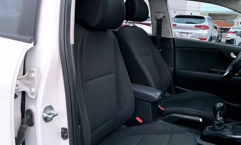 Kia Rio 2022...
