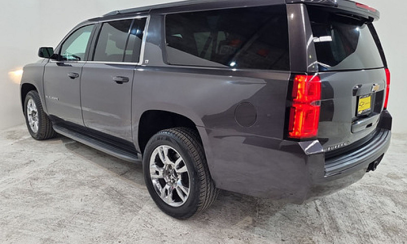 Chevrolet Suburban 2...