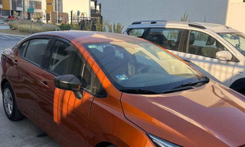 Nissan Versa 1.6 Sen...