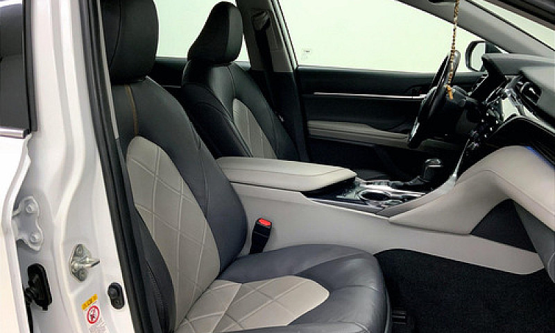 Toyota Camry 2019...