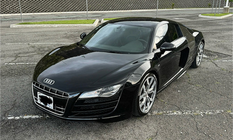 Audi R8 5.2L V10 Qua...