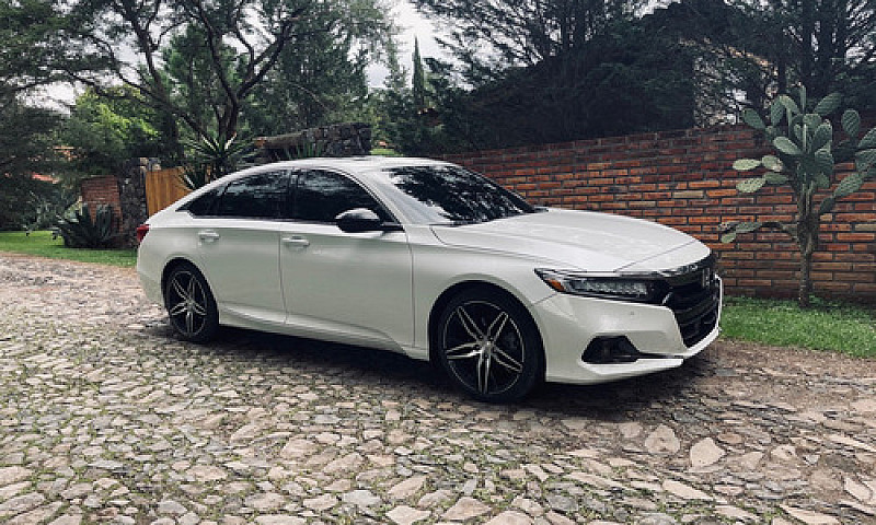 Honda Accord 2.0 Tou...
