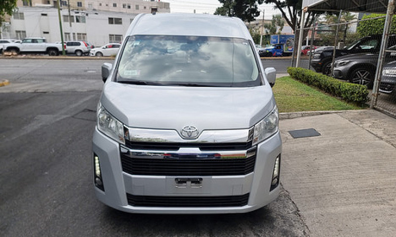Toyota Hiace 2022 Pa...
