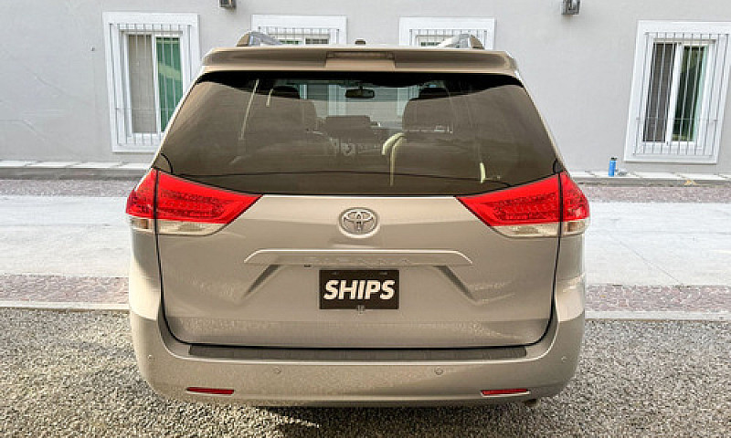 Toyota Sienna 2012...