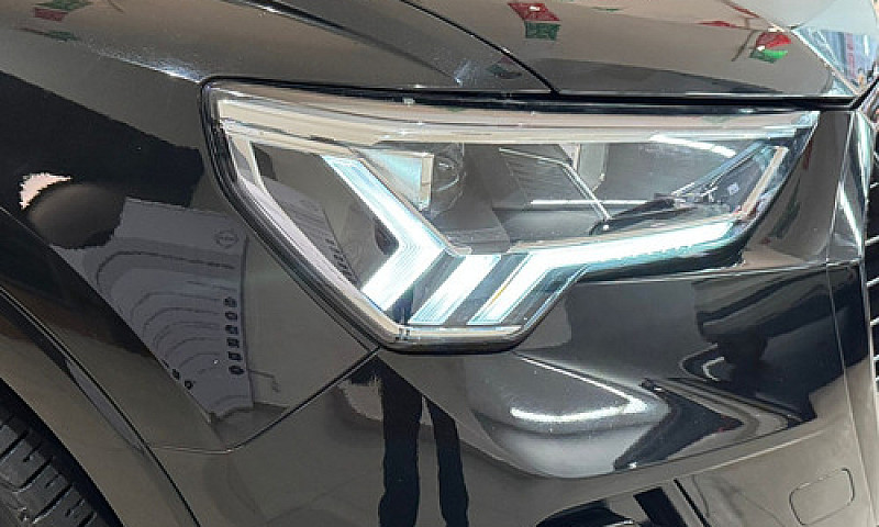 Audi Q3 2.0 S Line 1...