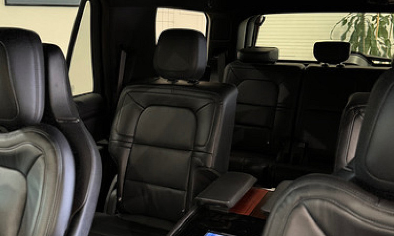 Lincoln Navigator Re...