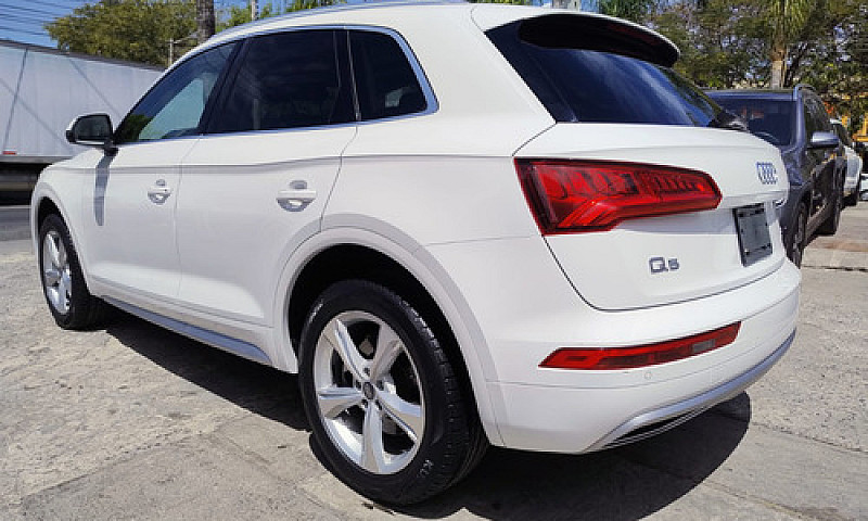 Audi Q5 2.0 L T Elit...