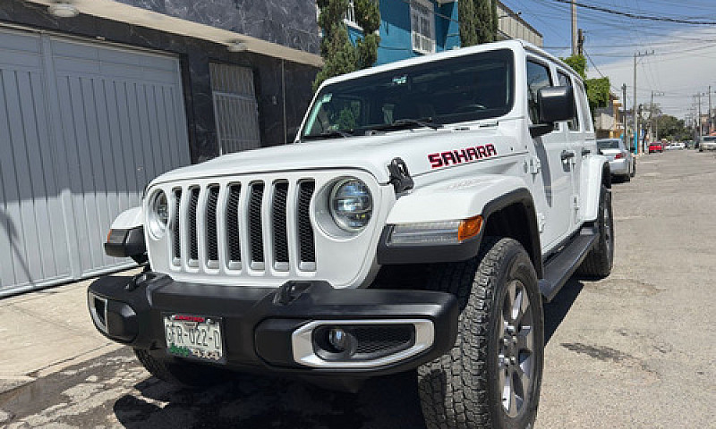 Jeep Wrangler Sahara...