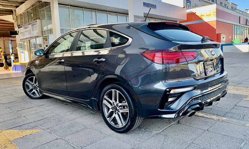 Kia Forte Hb 2020...