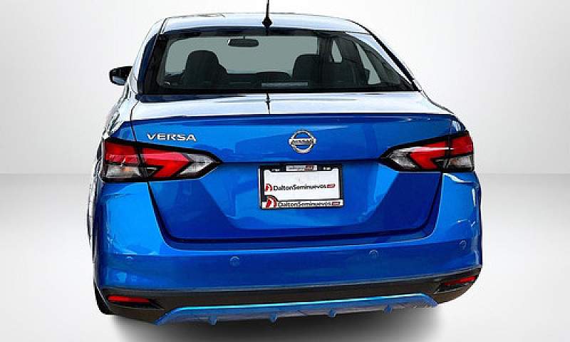 Nissan Versa 2022...