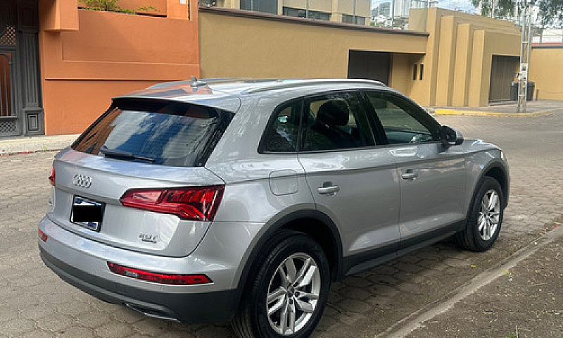 Audi Q5 2.0 L T Dyna...