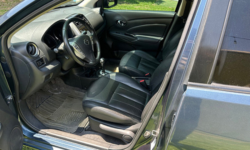 Nissan Versa 1.6 Exc...