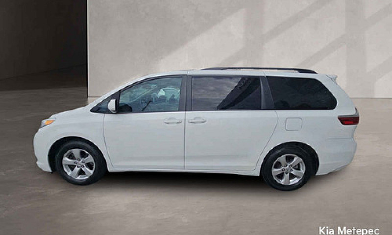 Toyota Sienna 2017...