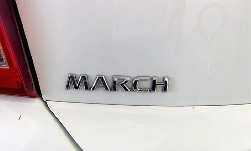 Nissan March 2017...