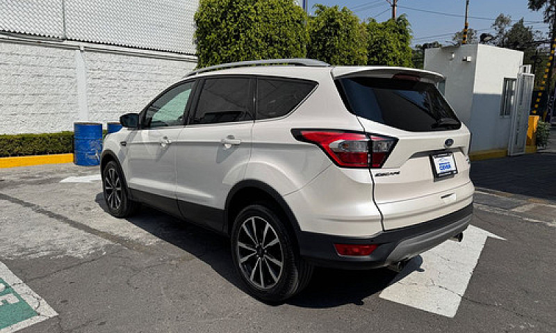 Ford Escape 2018...