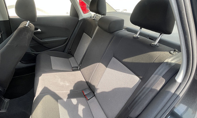 Volkswagen Vento 1.6...