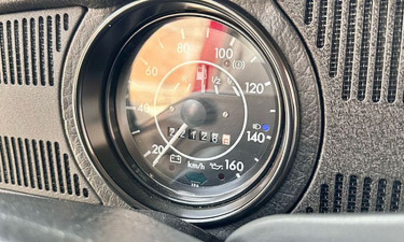 Volkswagen Sedan Uni...