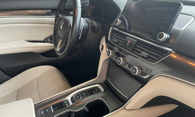 Honda Accord 2.0 Tou...