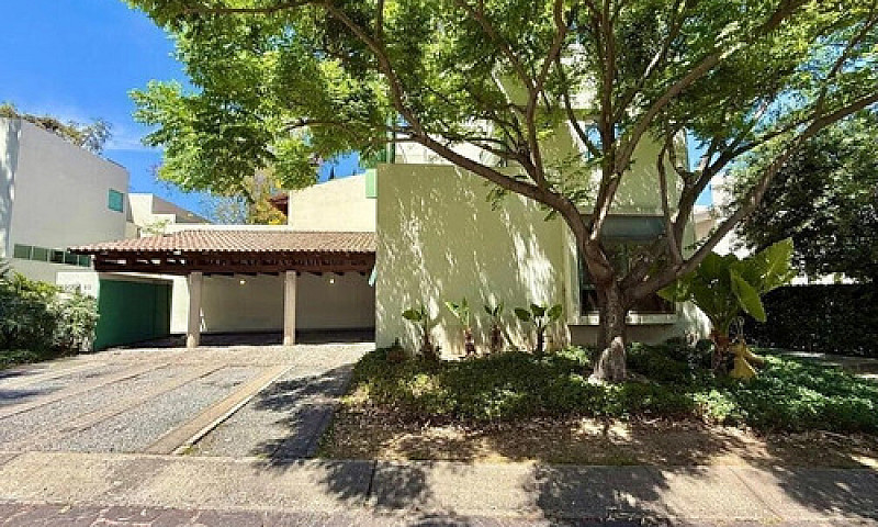 Amplia Residencia En...