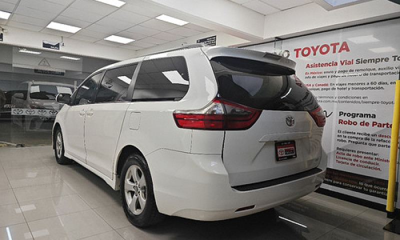 Toyota Sienna 2020...