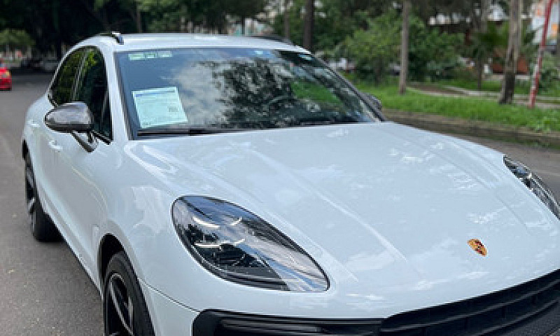 Porsche Macan T...