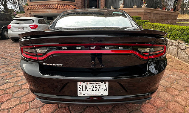 Charger Police, V8, ...