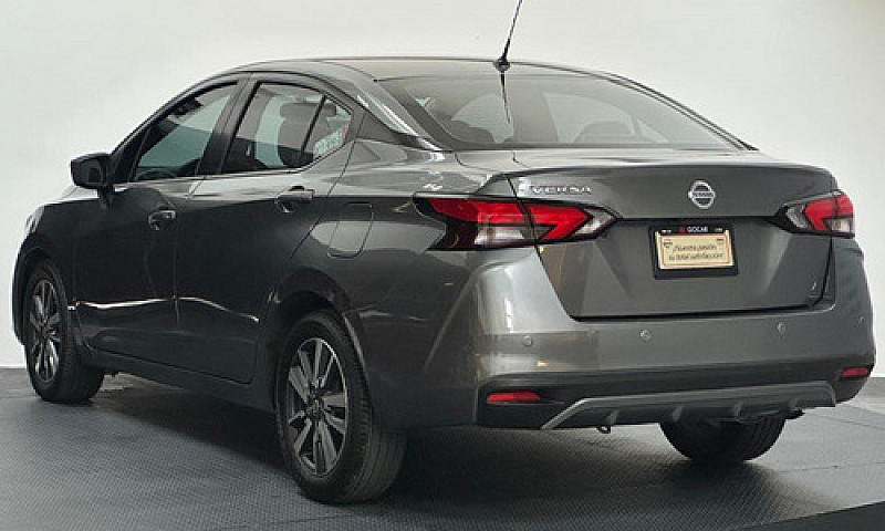 Nissan Versa 2020...