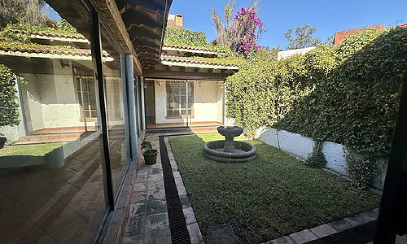 Casa Con Seguridad E...