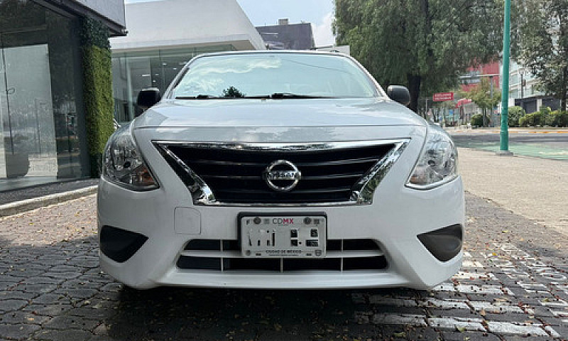Nissan Versa 1.6 Dri...