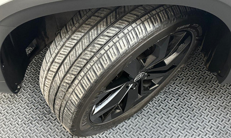 Volkswagen Taos  202...