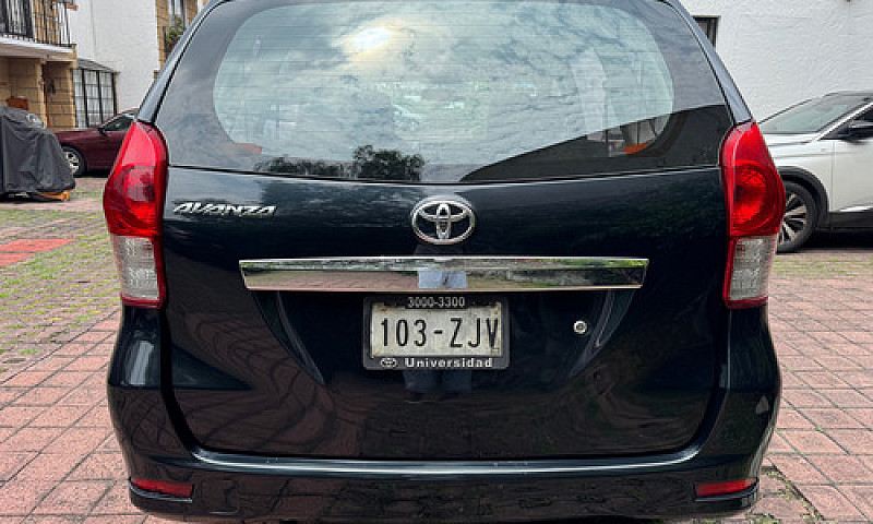 Toyota Avanza 1.5 Pr...
