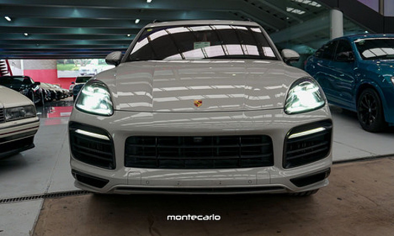 Porsche Cayenne 2021...