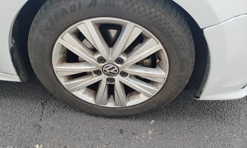 Volkswagen Jetta Sty...