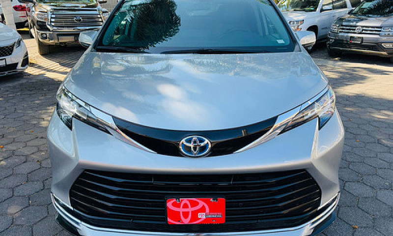 Toyota Sienna 2021...