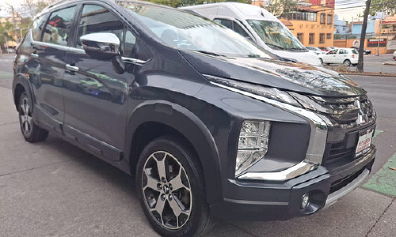 Mitsubishi Xpander 2...