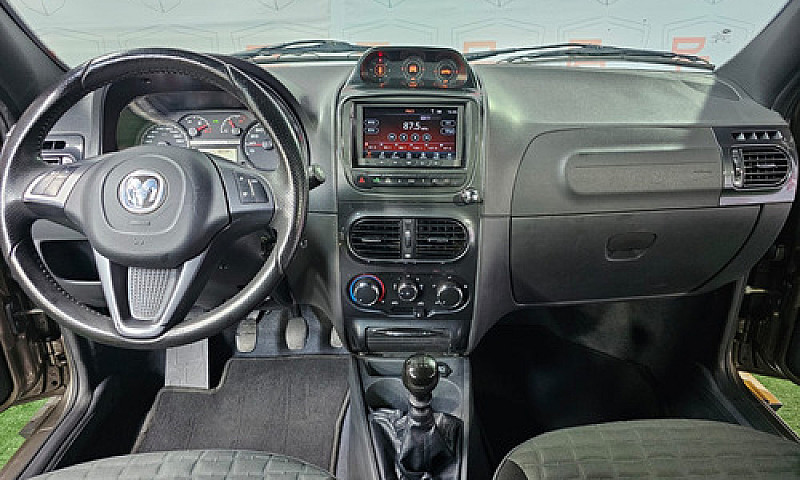 Ram 700 1.6 Club Cab...
