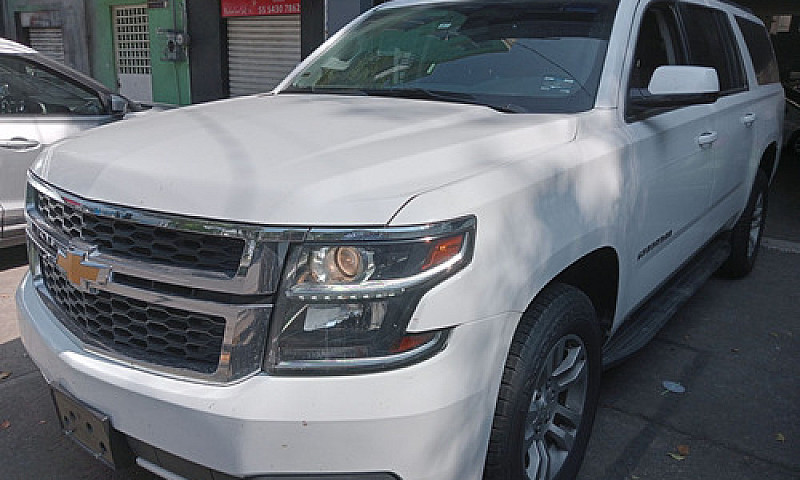 Chevrolet Suburban 2...