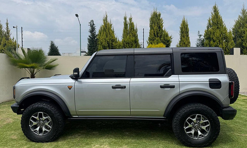 Ford Bronco Badlands...